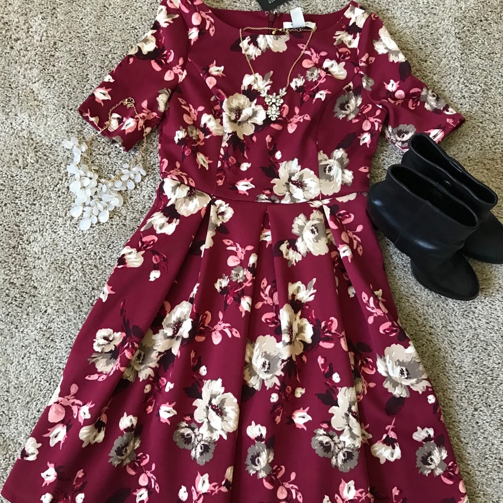 NWT dress from White House Black Market sz.4